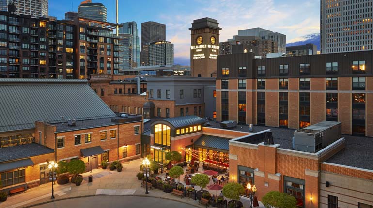 Renaissance Minneapolis Hotel, The Depot Exterior and Patio